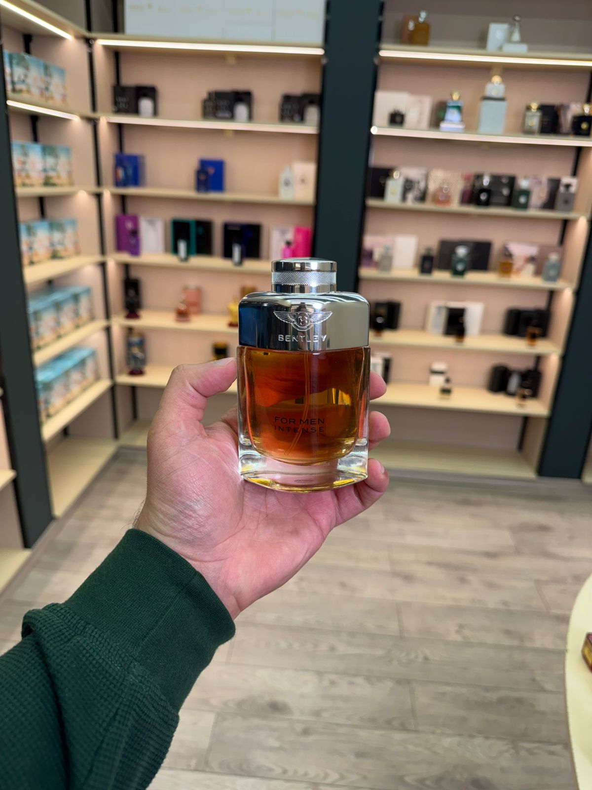 بنتلي فور مان انتنس